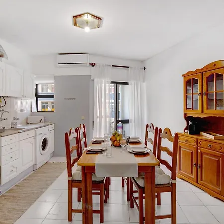 Seaside Sanctuary - Da Rocha *