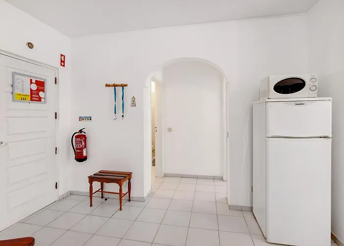 Seaside Sanctuary - Da Rocha Apartment *