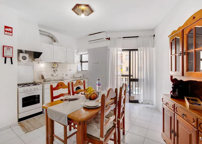 Seaside Sanctuary - Da Rocha Apartment *