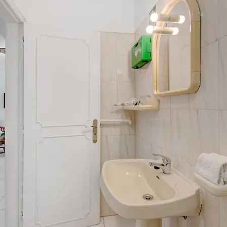 Seaside Sanctuary - Da Rocha Apartment *