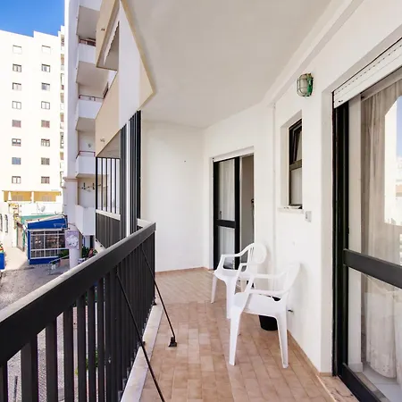 Seaside Sanctuary - Da Rocha